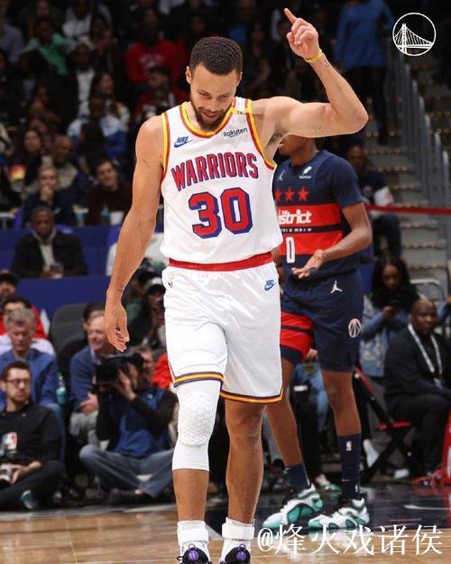 库里复出24分普尔空砍24分 勇士力克奇才4连胜 库里复出24分普尔空砍24分 勇士力克奇才4连胜